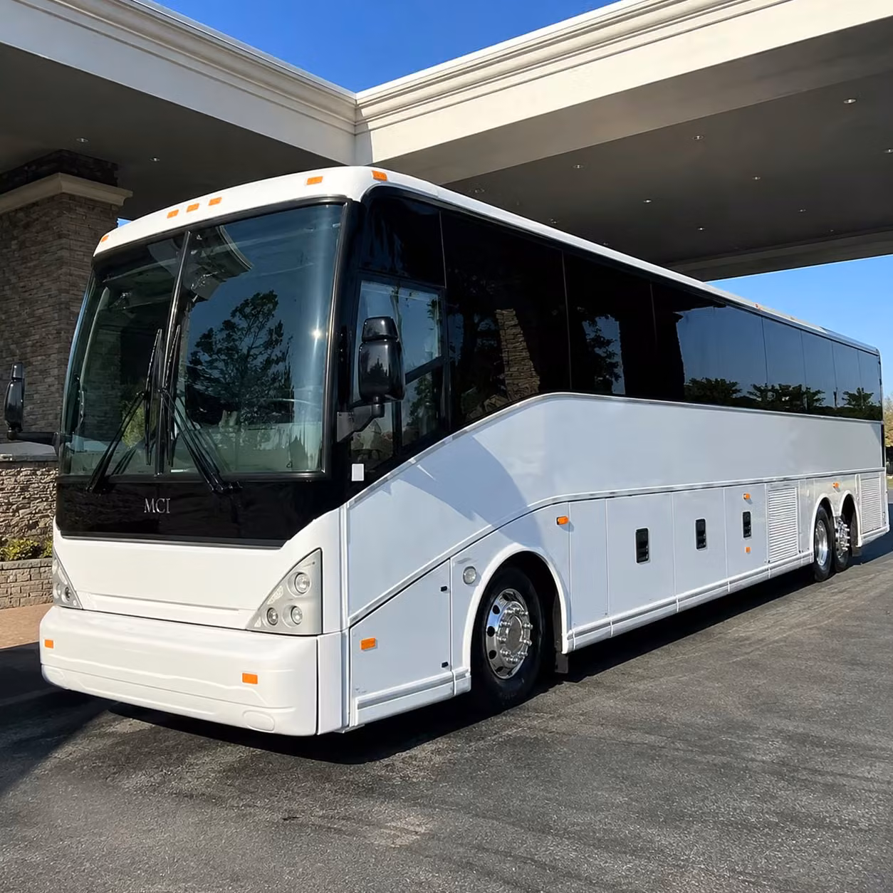 corporate group arrivals and employee airport shuttles in anchorage